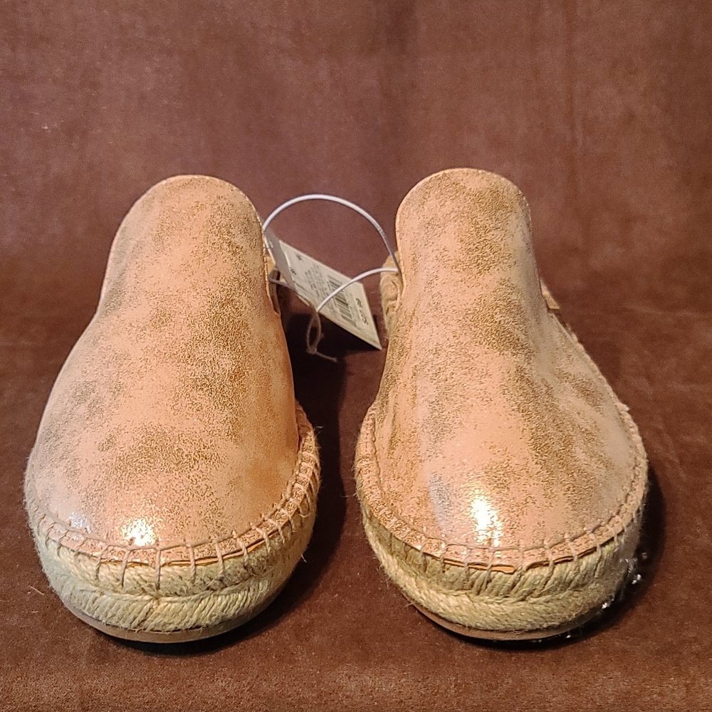 Universal Thread - Clogs / Sandals - Picture 2 of 9